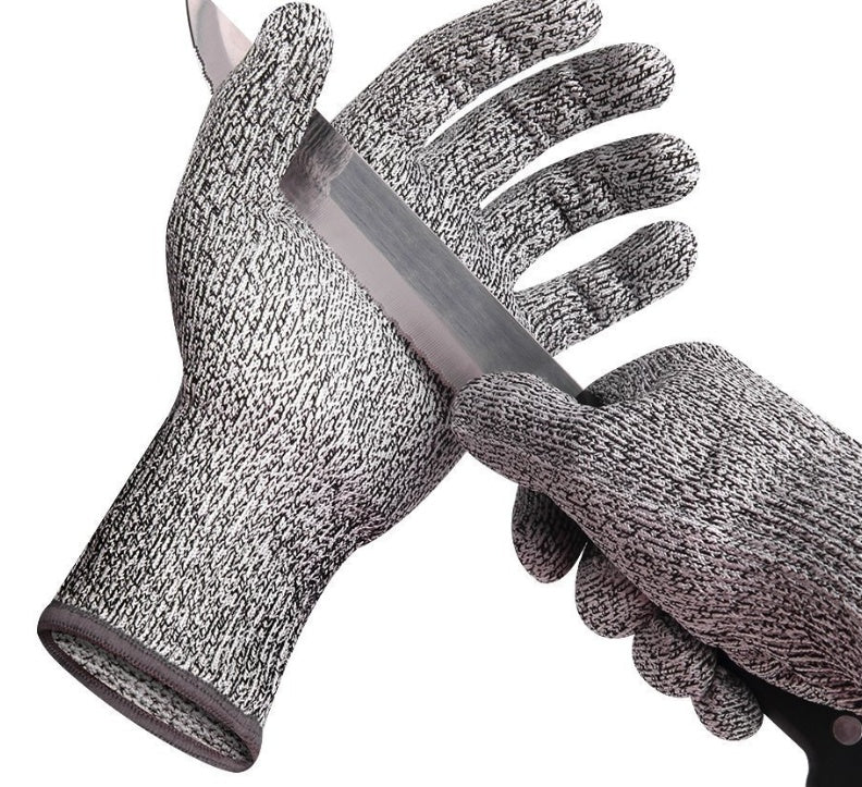 Rubber-dipped gloves against stabbing and cutting | LUXETHREAD 